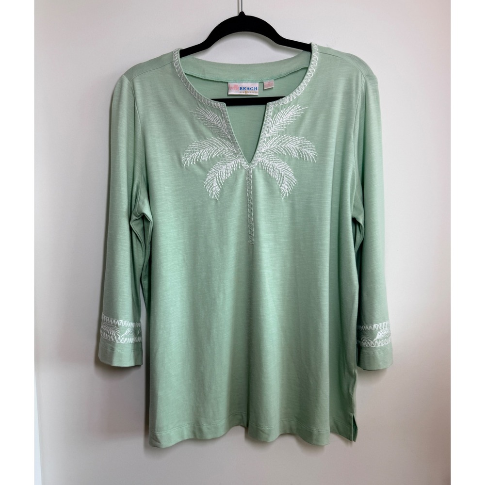 Belle Beach Kim Gravel Top Womens Medium Green NWT Palm Tree Embroidered Slub